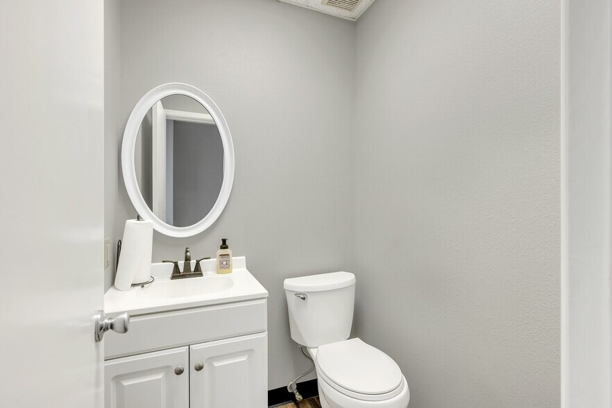 More Photos Of 2479 E 11th St, Odessa Medical For Sale