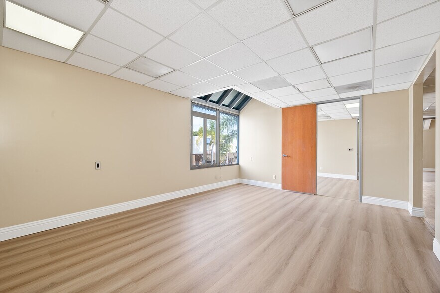 More Photos Of 2715 W 1st St, Santa Ana Unknown For Lease