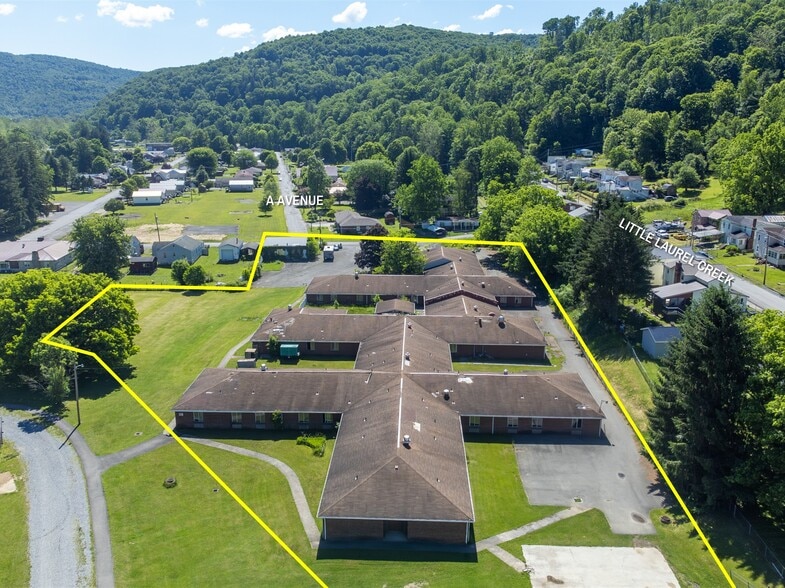 More Photos Of 18 4th St, Richwood Skilled Nursing Facility For Sale