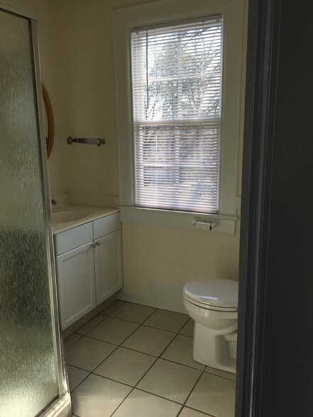 More Photos Of 1821 Cumberland Ave, Charlotte Medical For Lease