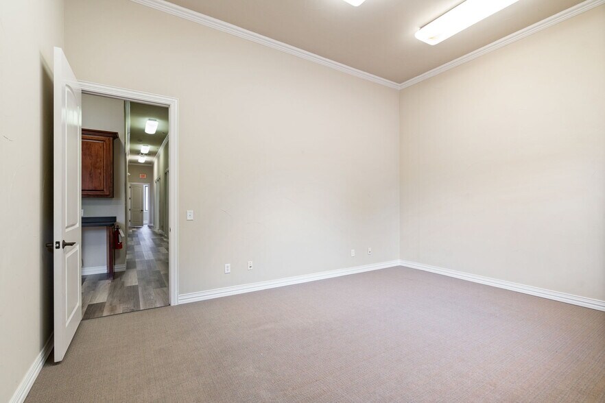 More Photos Of 1141 Keller Pky, Keller Medical For Lease