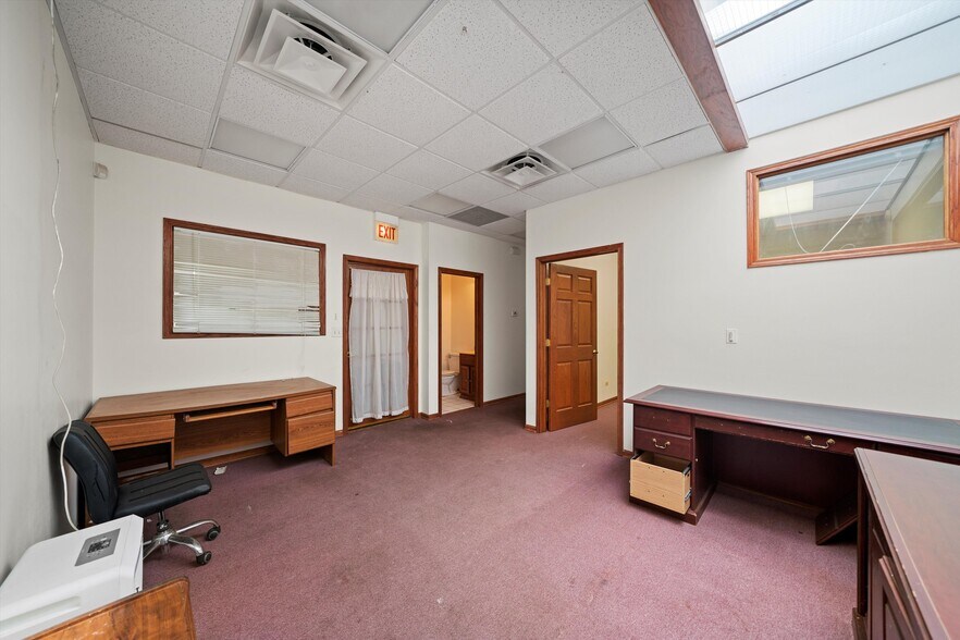 More Photos Of 591 Burnham Ave, Calumet City Office Residential For Sale