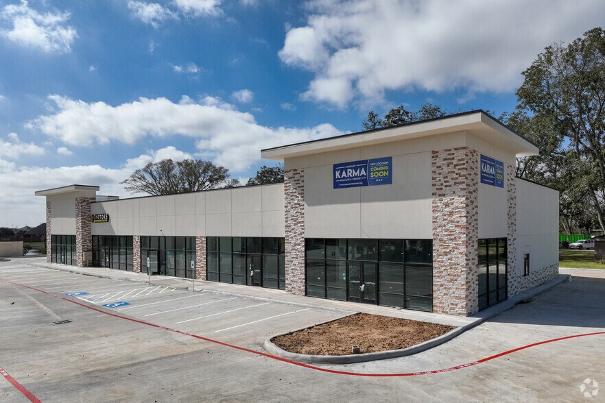 Primary Photo Of 21941 Rosehill Reserve Dr, Tomball General Retail For Lease