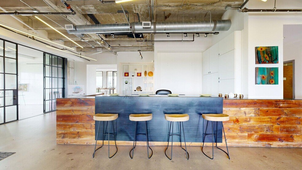 More Photos Of 550 Pharr Rd NE, Atlanta Office For Sale