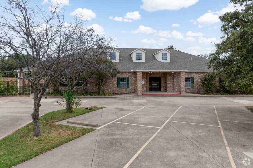 More Photos Of 50 Village Trail, Trophy Club Schools For Sale