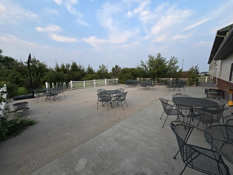 More Photos Of 748 E 12th St, Imperial Hotel For Sale