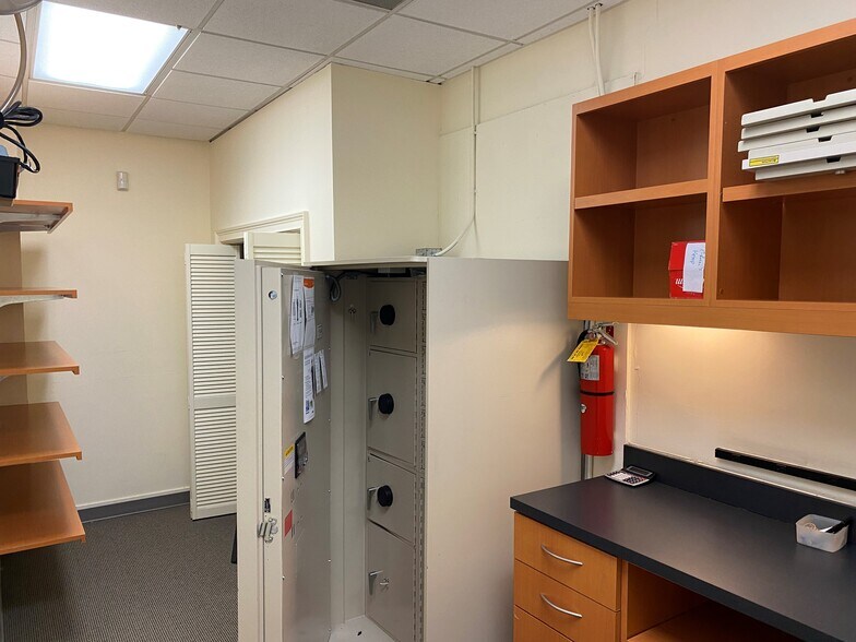 More Photos Of 1602 Walton Way, Augusta Bank For Sale