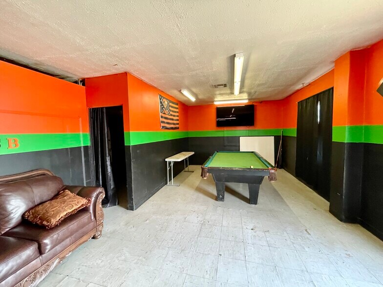 More Photos Of 1799 E 21st St, Merced Flex For Sale