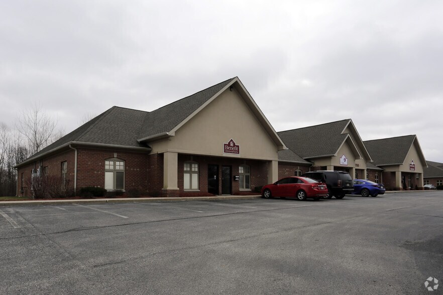 More Photos Of 9755 Randall Dr, Indianapolis Office For Sale