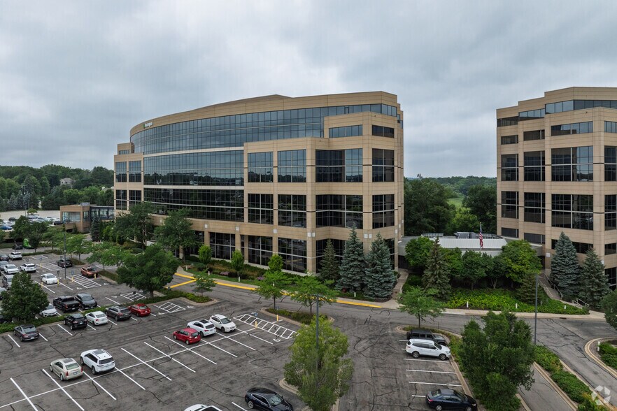More Photos Of 11100 Wayzata Blvd, Minnetonka Office For Lease
