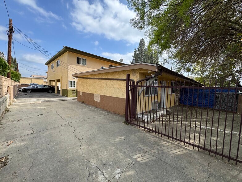 More Photos Of , Van Nuys Multifamily For Sale