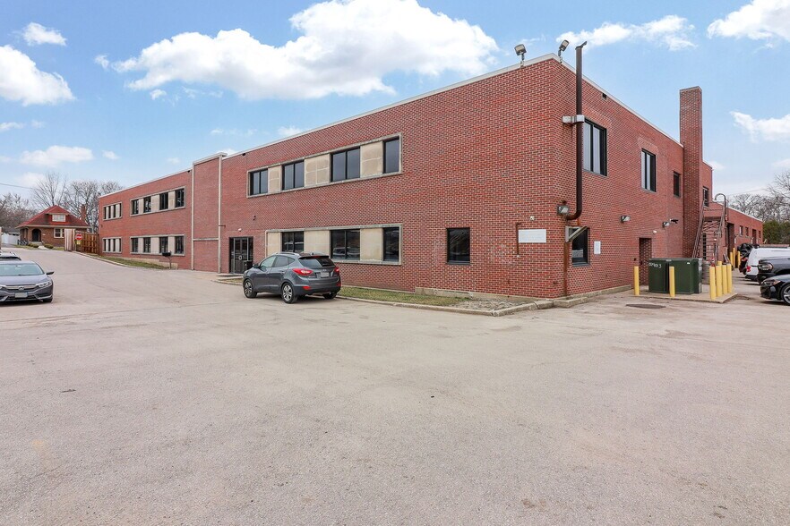 More Photos Of 929 Childs St, Wheaton Warehouse For Sale