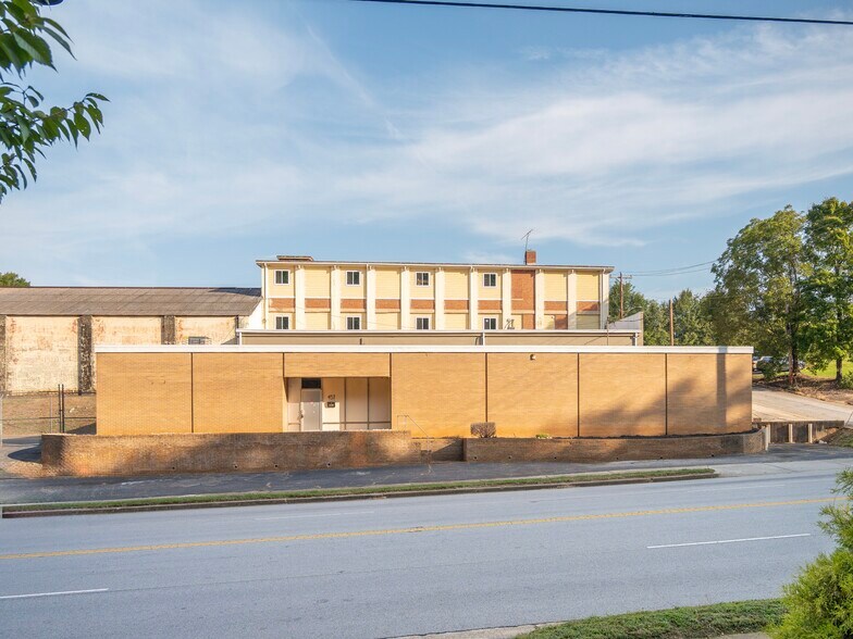 More Photos Of 457 S Daniel Morgan Ave, Spartanburg Manufacturing For Lease