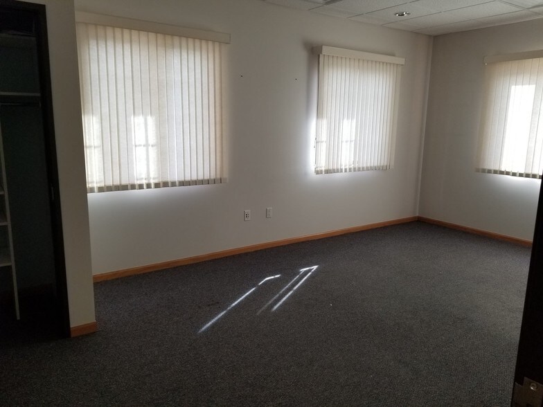 More Photos Of 3941 Traxler Ct, Bay City Office For Lease