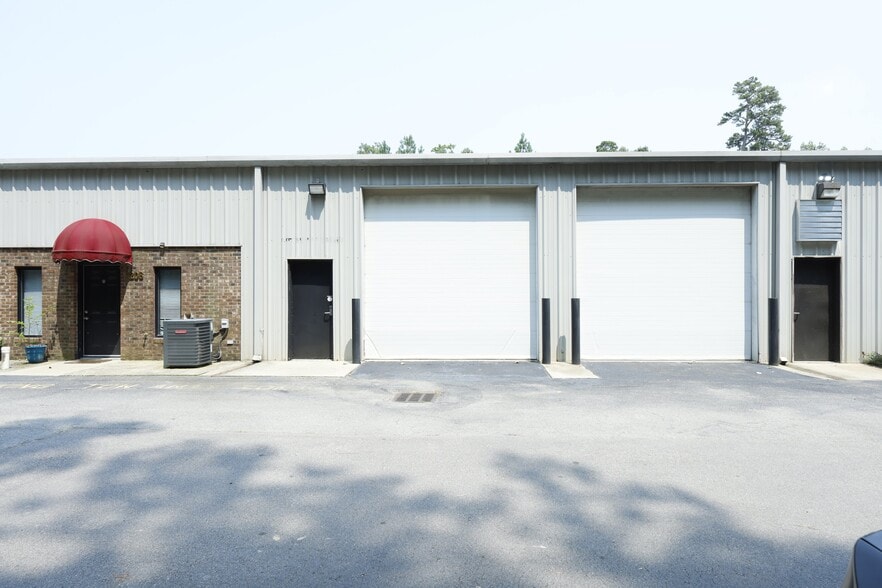 More Photos Of 4122 B Bennett Memorial Rd, Durham Flex For Lease