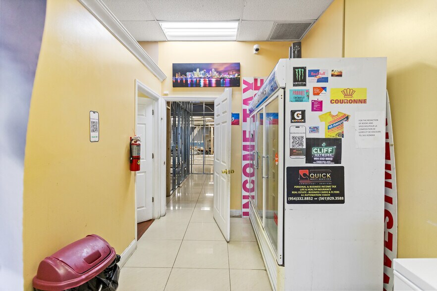 More Photos Of 2025 N Dixie Hwy, Pompano Beach Storefront Retail Office For Sale