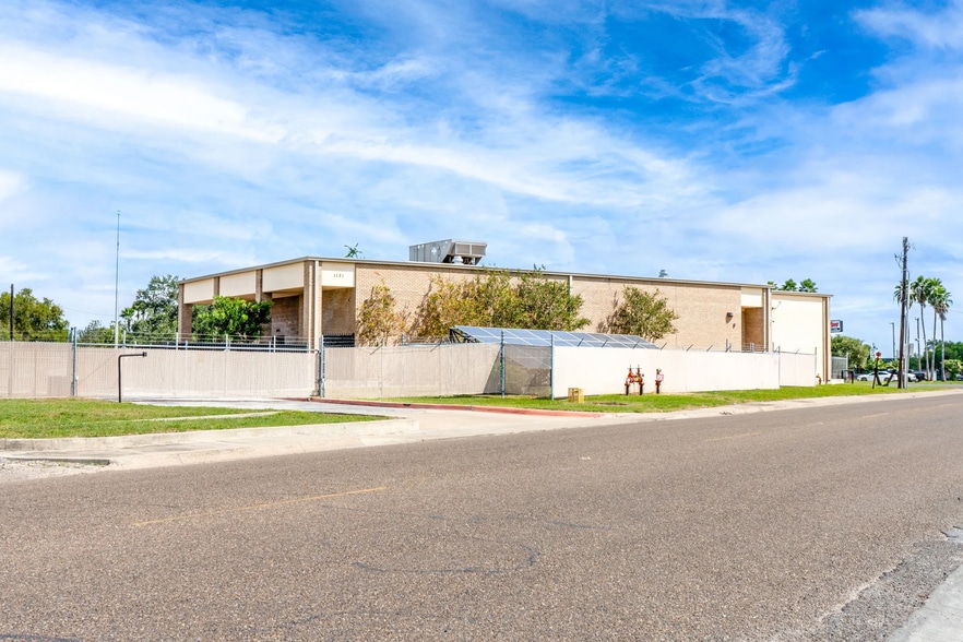 More Photos Of 1121 E Austin, Harlingen Office For Lease