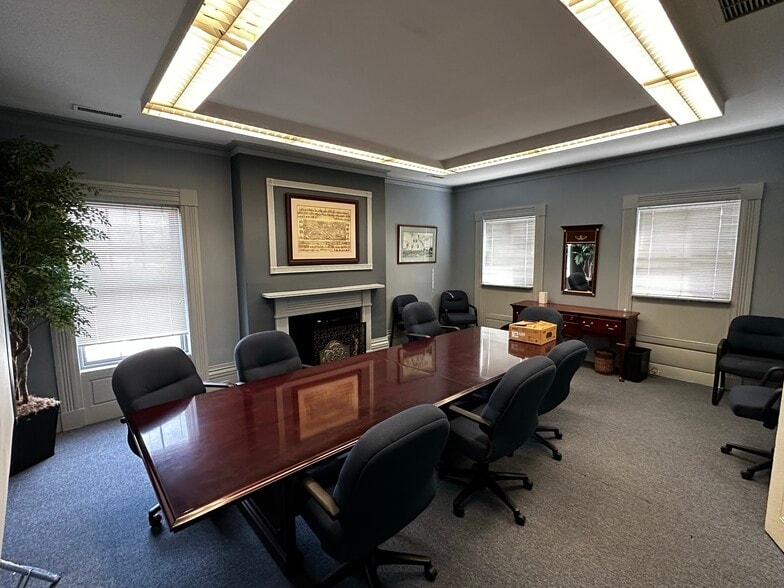 More Photos Of 25 Elm St, Southbridge Office For Sale