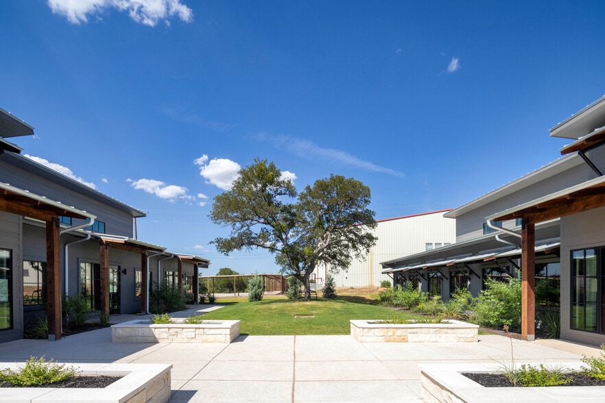 More Photos Of 411 12th St, Marble Falls Medical For Lease