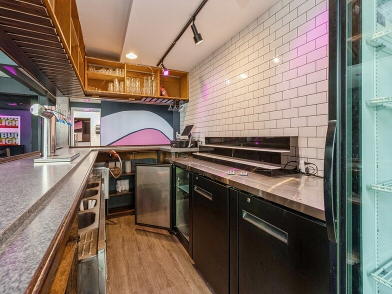 More Photos Of 6008 W Lincoln Way, Ames Restaurant For Sale