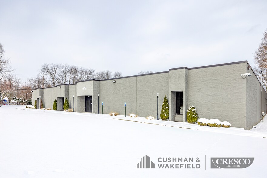 More Photos Of 947 W Waterloo Rd, Akron Warehouse For Sale