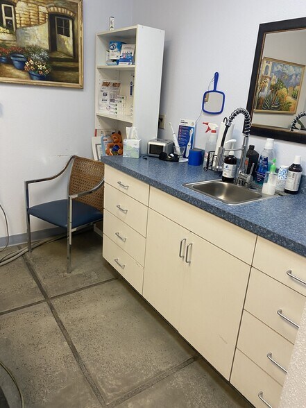 More Photos Of 2025 W Grant Rd, Tucson Medical For Sale