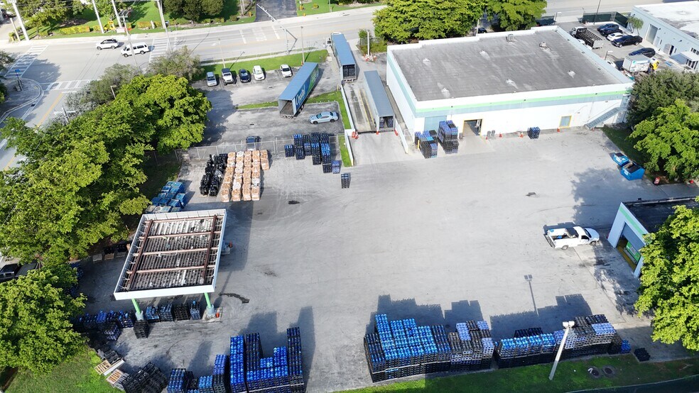 More Photos Of 2779 NW 112th Ave, Doral Manufacturing For Lease