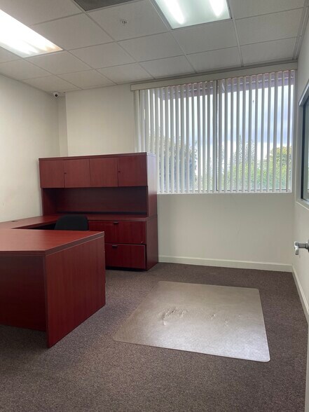More Photos Of 3301-3389 NW 97th Ave, Miami Warehouse For Lease