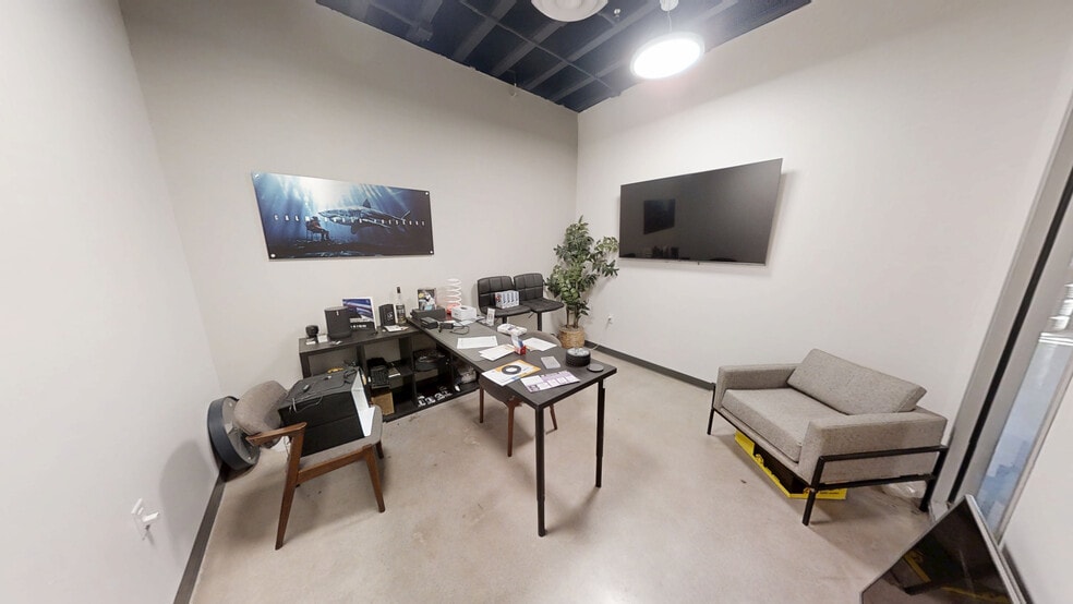 More Photos Of 9170 E Bahia, Scottsdale Showroom For Lease