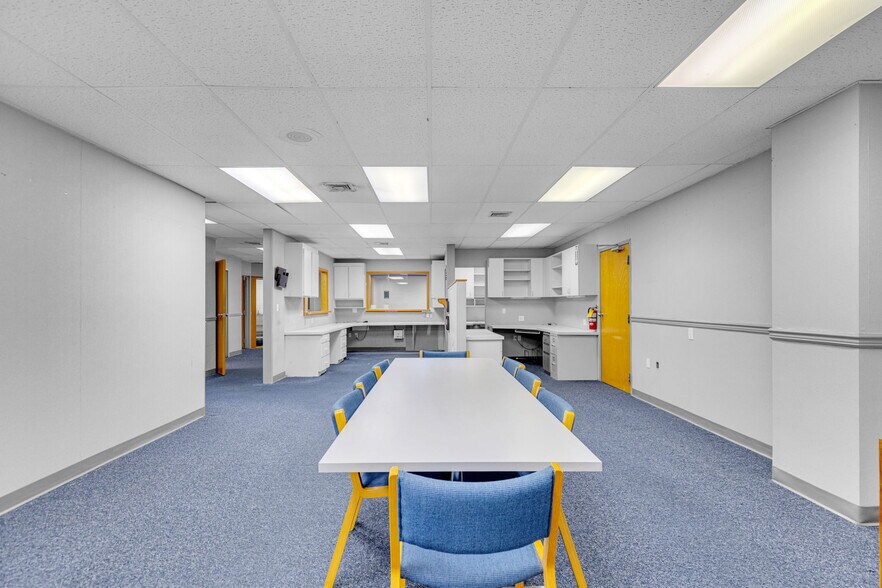 More Photos Of 60 Westwood Ave, Waterbury Medical For Sale