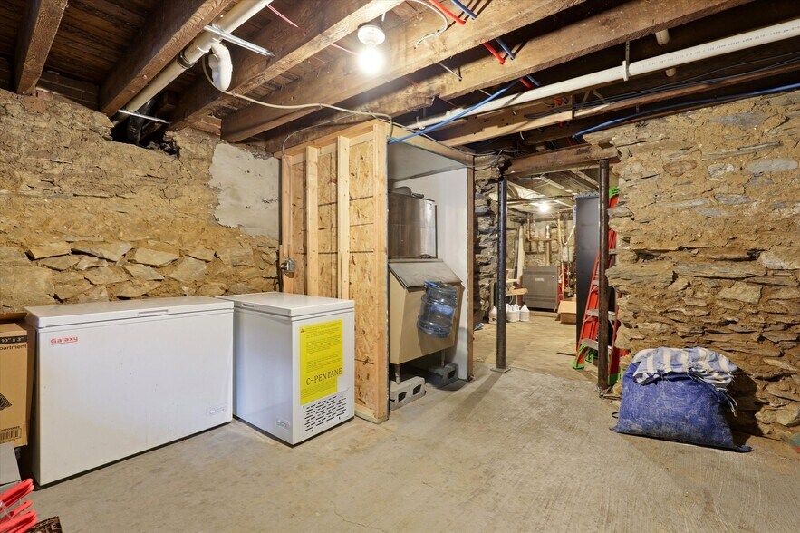 More Photos Of 641 Old Elm St, Conshohocken Bar For Sale