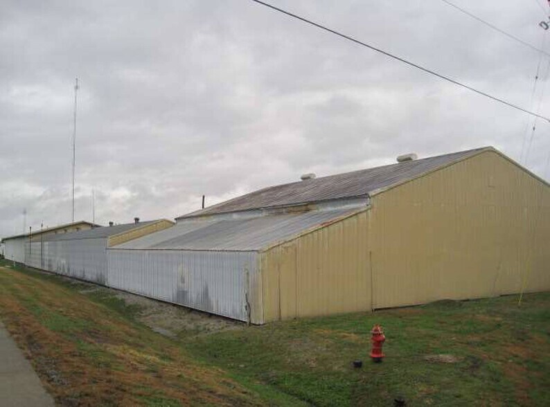 More Photos Of 709 S Commercial St, Harrisburg Auto Repair For Lease