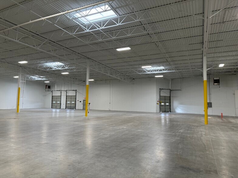 More Photos Of 2853 Dickerson Pky, Carrollton Industrial For Lease