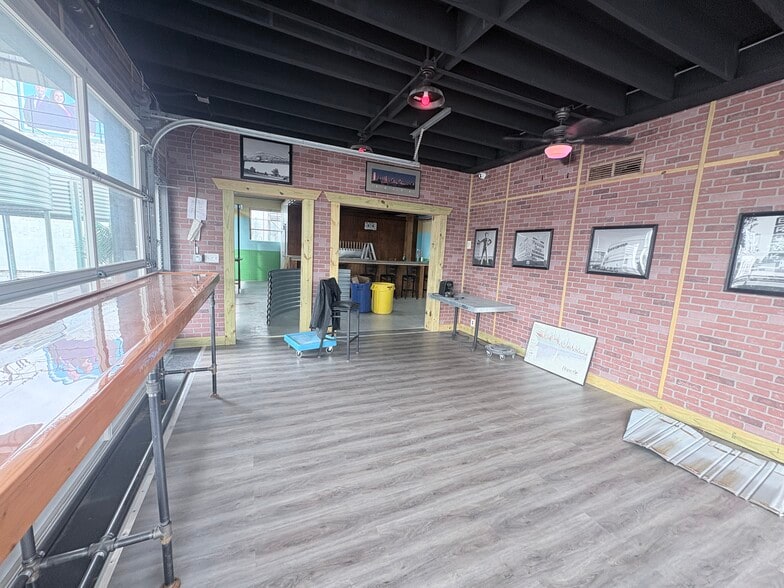 More Photos Of 4225 S Peoria Ave, Tulsa Freestanding For Sale