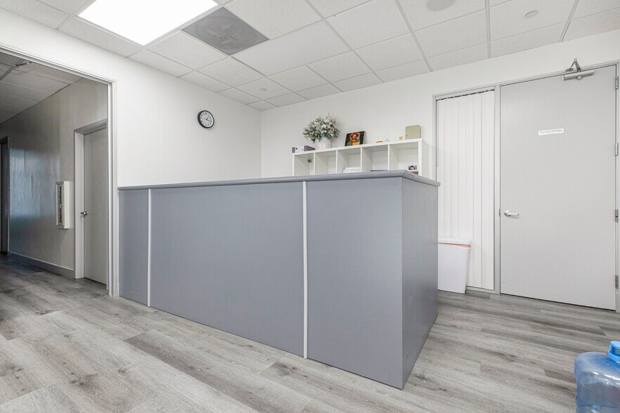 More Photos Of 350 W Arden Ave, Glendale Office For Lease