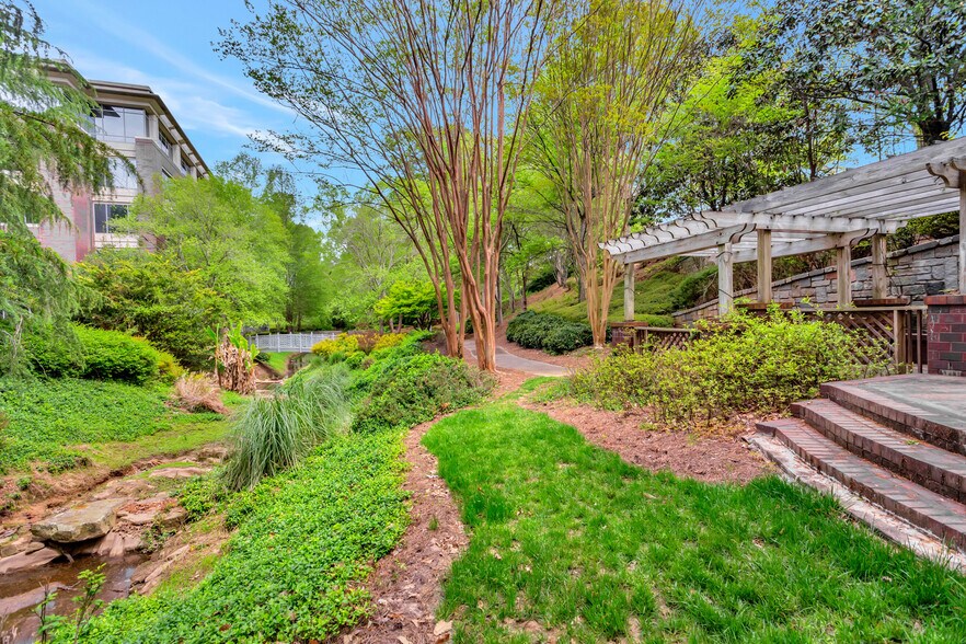 More Photos Of 3755 Mansell Rd, Alpharetta Office For Lease