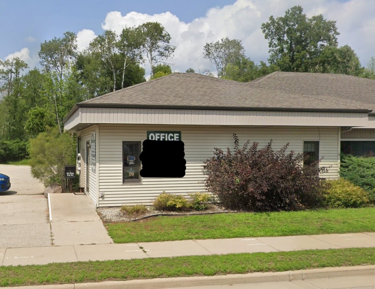 Primary Photo Of 304 Henriette Ave, Crivitz Office For Lease