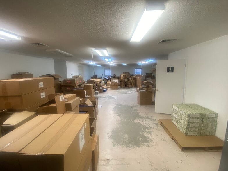 More Photos Of 31 Old Nashua Rd, Amherst Office For Sale