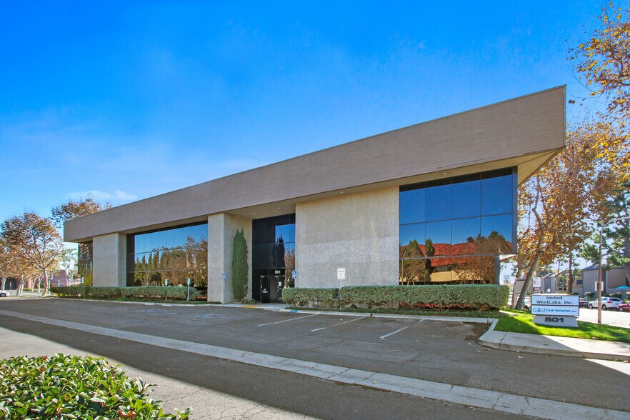 More Photos Of 801 Parkcenter Dr, Santa Ana Office For Lease