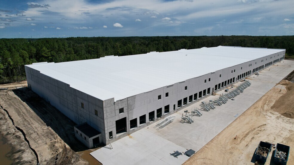 More Photos Of 14825 International Airport Blvd, Jacksonville Unknown For Lease