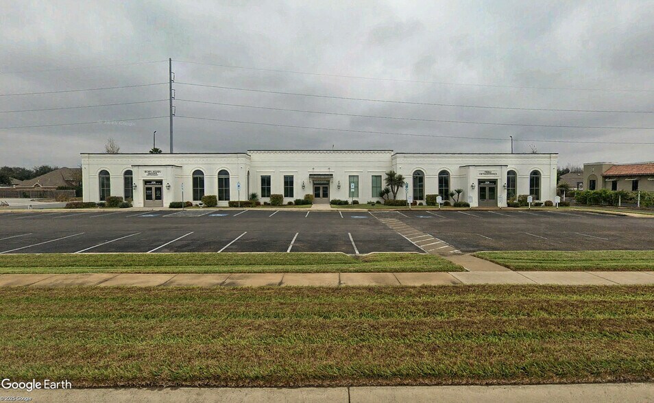 More Photos Of 3220 Buddy Owens Ave, McAllen Medical For Lease