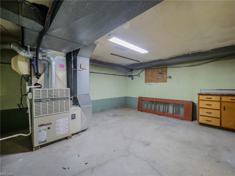More Photos Of 31255 Lorain Rd, Cleveland Office Residential For Sale