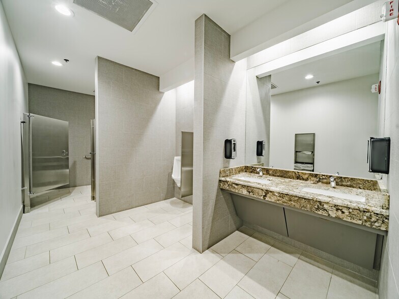 More Photos Of 4701 Old Shepard Pl, Plano Medical For Lease