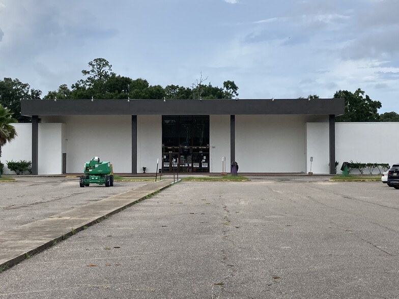 Primary Photo Of 2001 E Pass Rd, Gulfport Freestanding For Lease