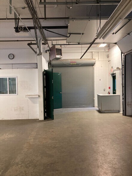 More Photos Of 53-101 Venturi Ave, Warwick Distribution For Lease