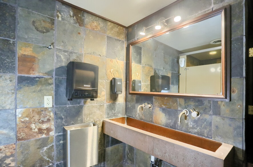 More Photos Of 634 Camp Horne Rd, Pittsburgh General Retail For Sale