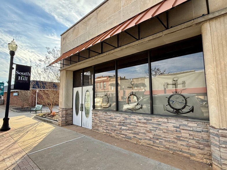 Primary Photo Of 115 N Mecklenburg Ave, South Hill Restaurant For Sale