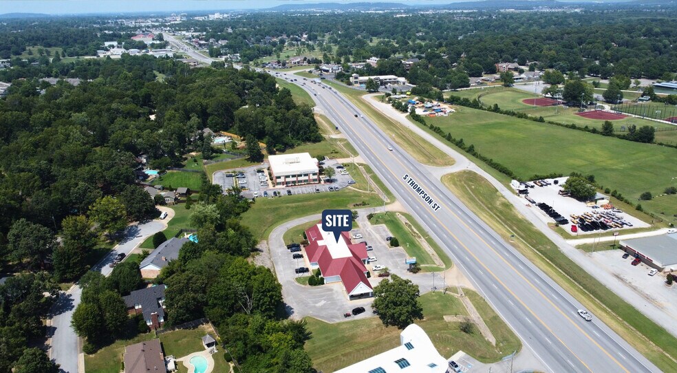 More Photos Of 5106 S Thompson St, Springdale Storefront For Lease