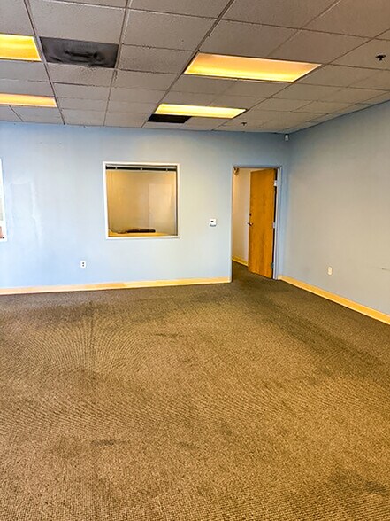 More Photos Of 5828 Smithway St, Commerce Warehouse For Lease