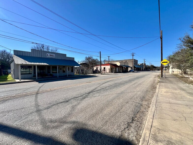 More Photos Of 309 FM 480, Center Point Fast Food For Sale